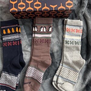 Bombas Men's Festive Socks - Navy, Brown, Gray Trio
(BRAND NEW)
